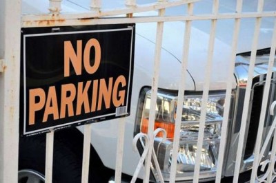 'Law against No parking boards outside shops' In Saudi Arabia