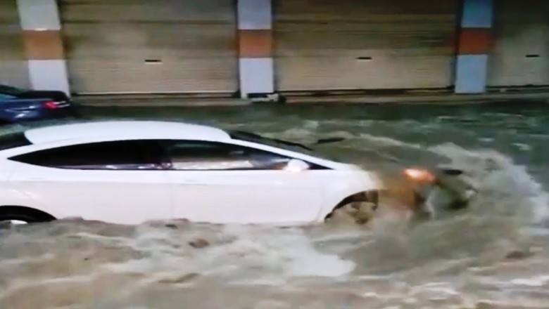 Heavy rains paralyze Taif traffic