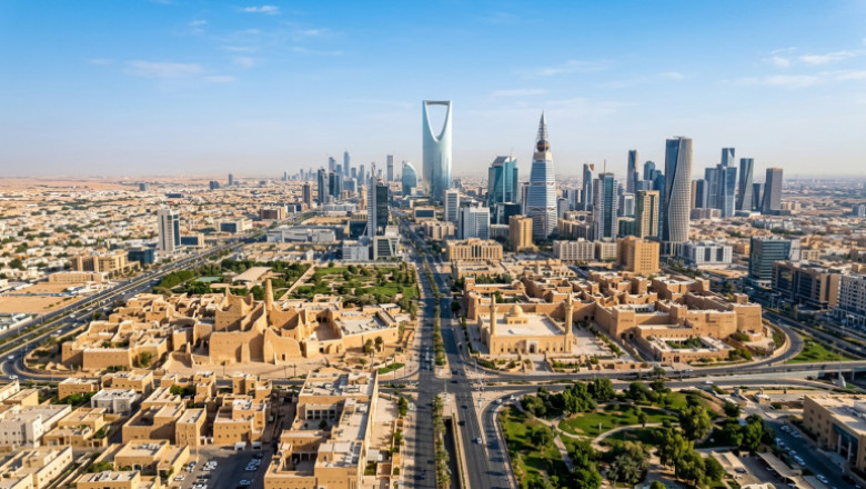 How to Settle in Saudi Arabia: The Ultimate Guide to Visas, Jobs, Business, and Premium Residency